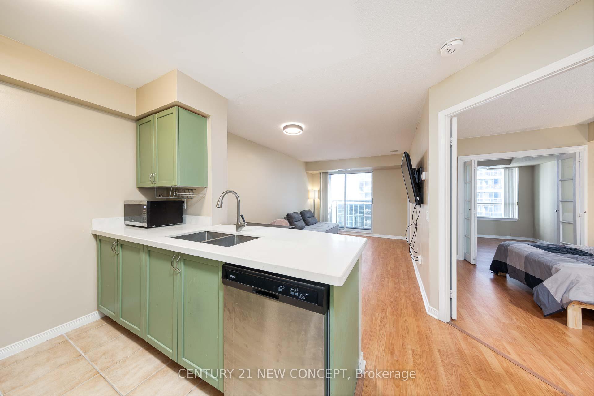 2 Bedrooms Condo at 155 beecroft, Toronto For sale