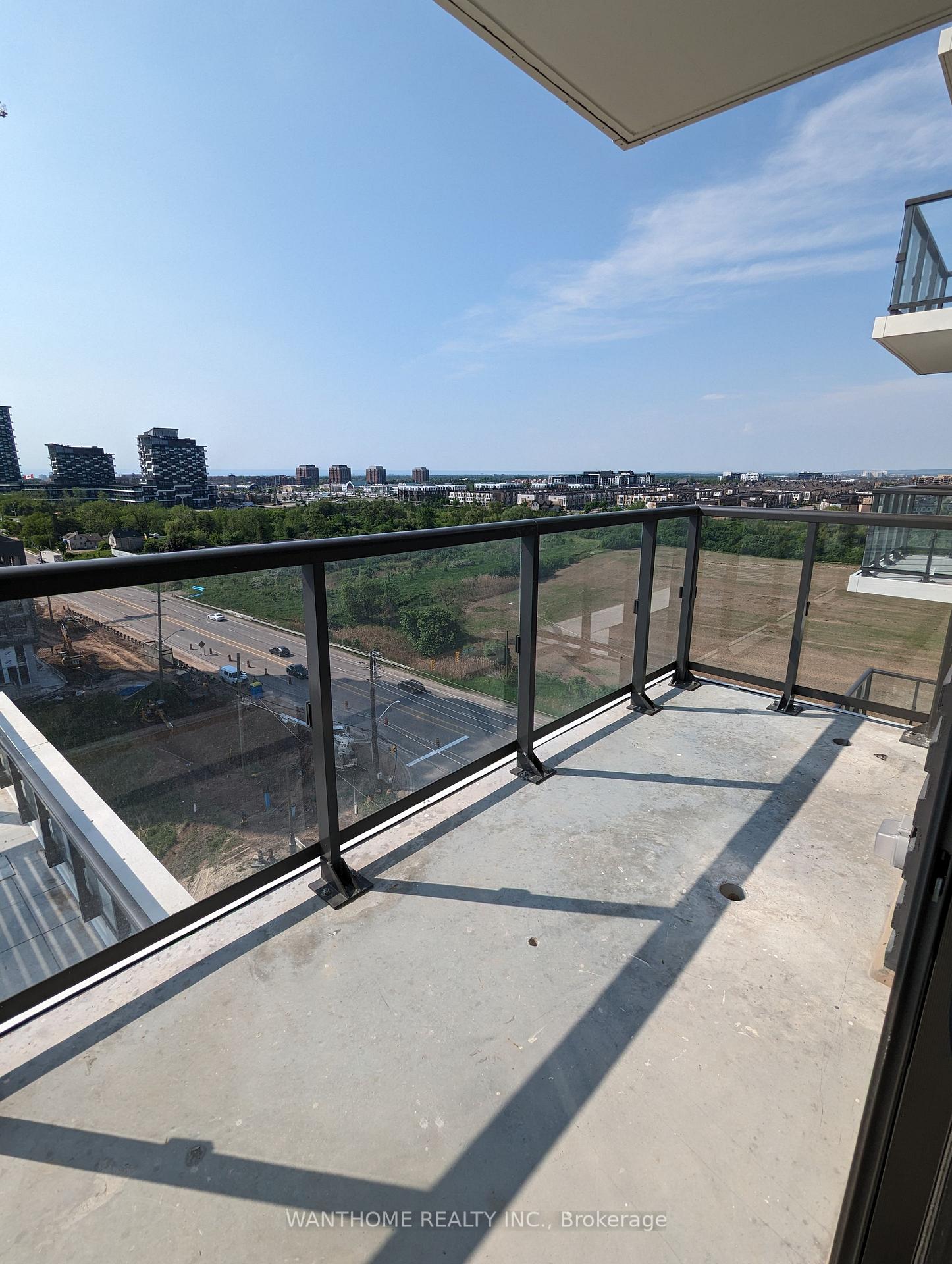 2 Bedrooms Condo at 335 Wheat Boom, Oakville For sale