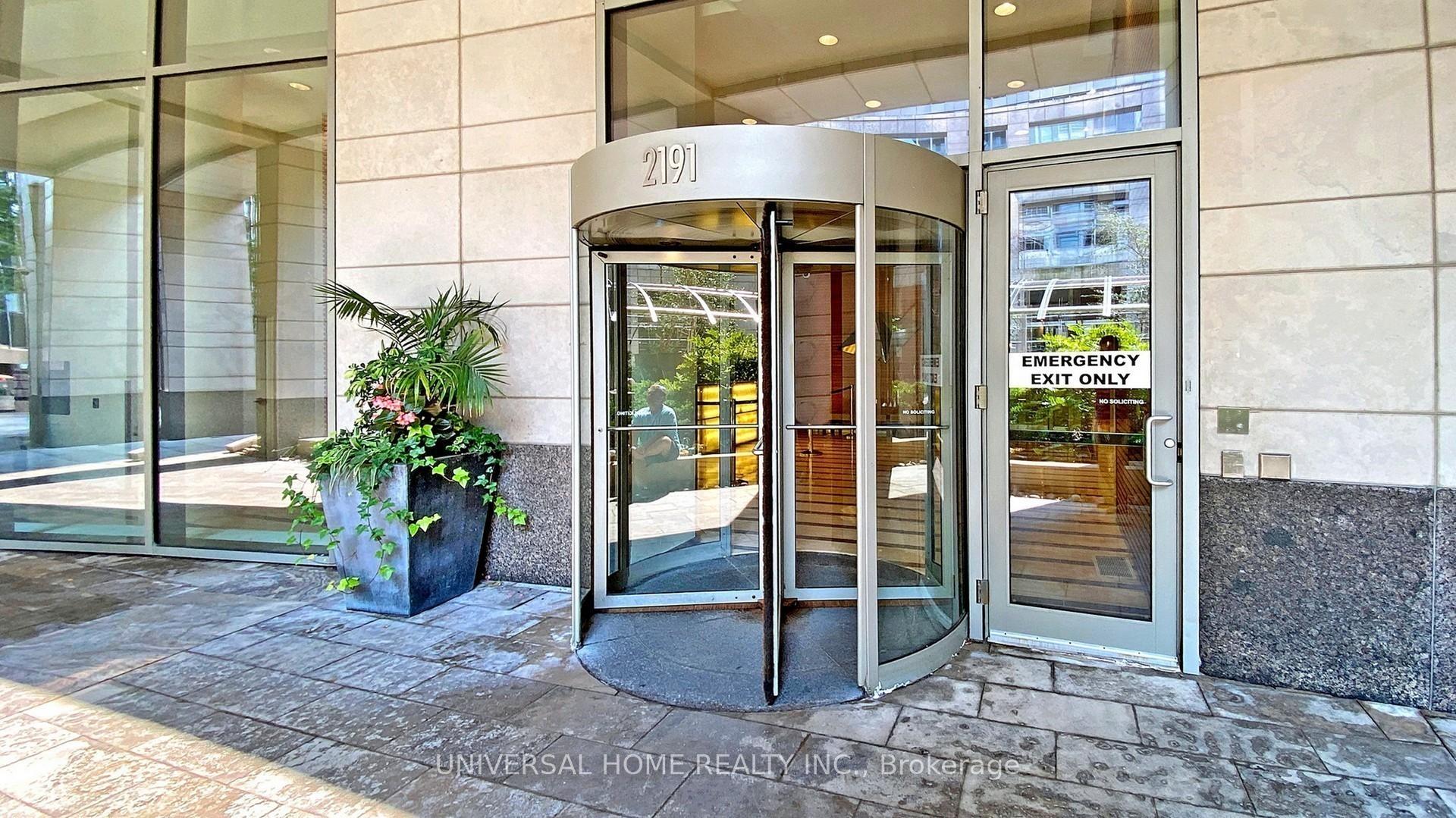 3 Bedrooms Condo at 2191 Yonge,  Toronto For sale