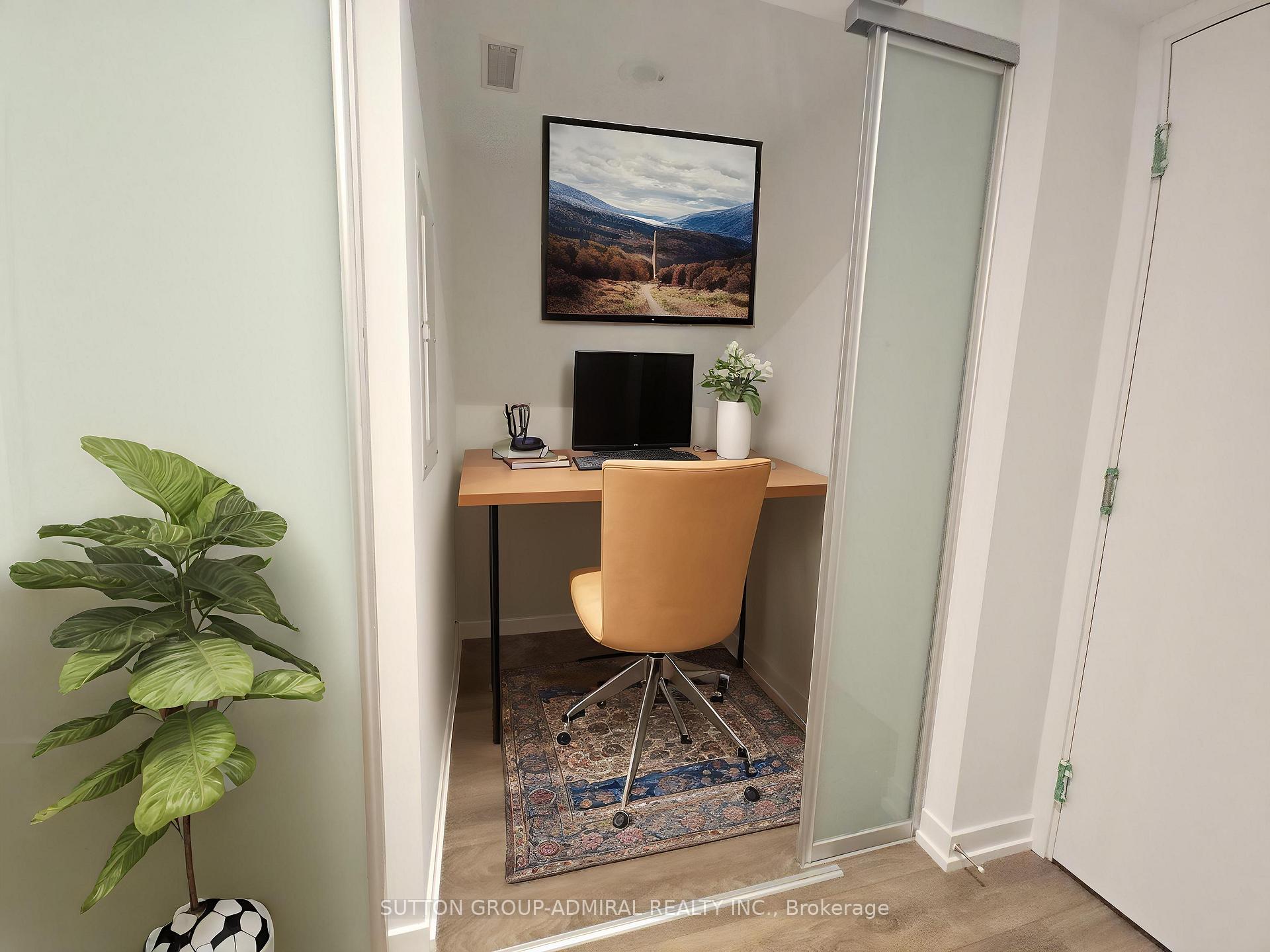 3 Bedrooms Condo at 950 Portage, Vaughan For sale