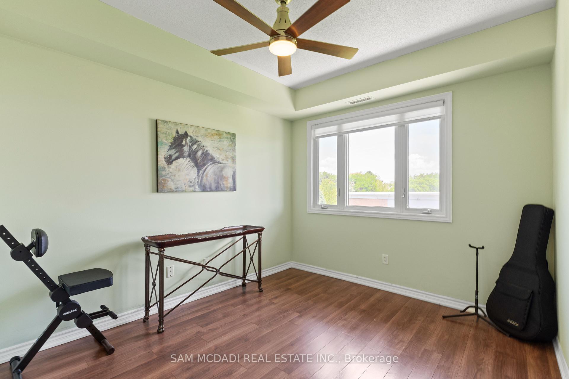 2 Bedrooms Condo at 570 Lolita, Mississauga For sale