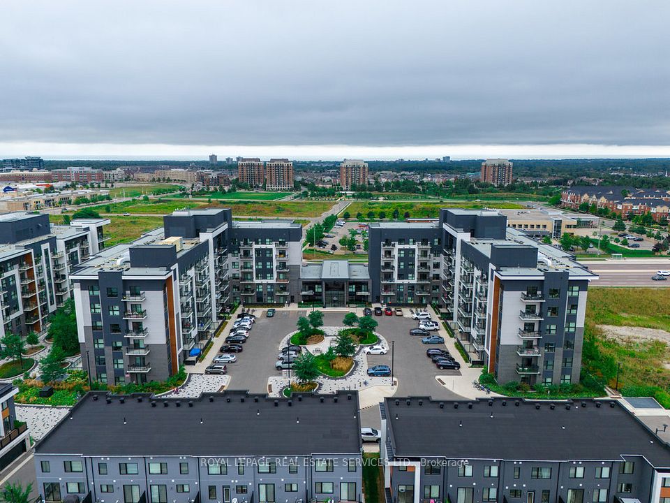 Property at #423 - 102 Grovewood Common, Oakville, ON L6H 0X2