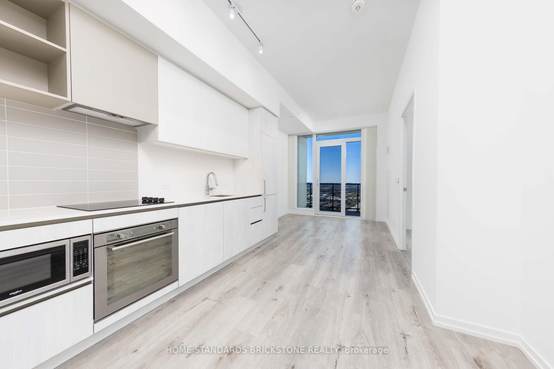 2 Bedrooms Condo at 1000 Portage, Vaughan For sale
