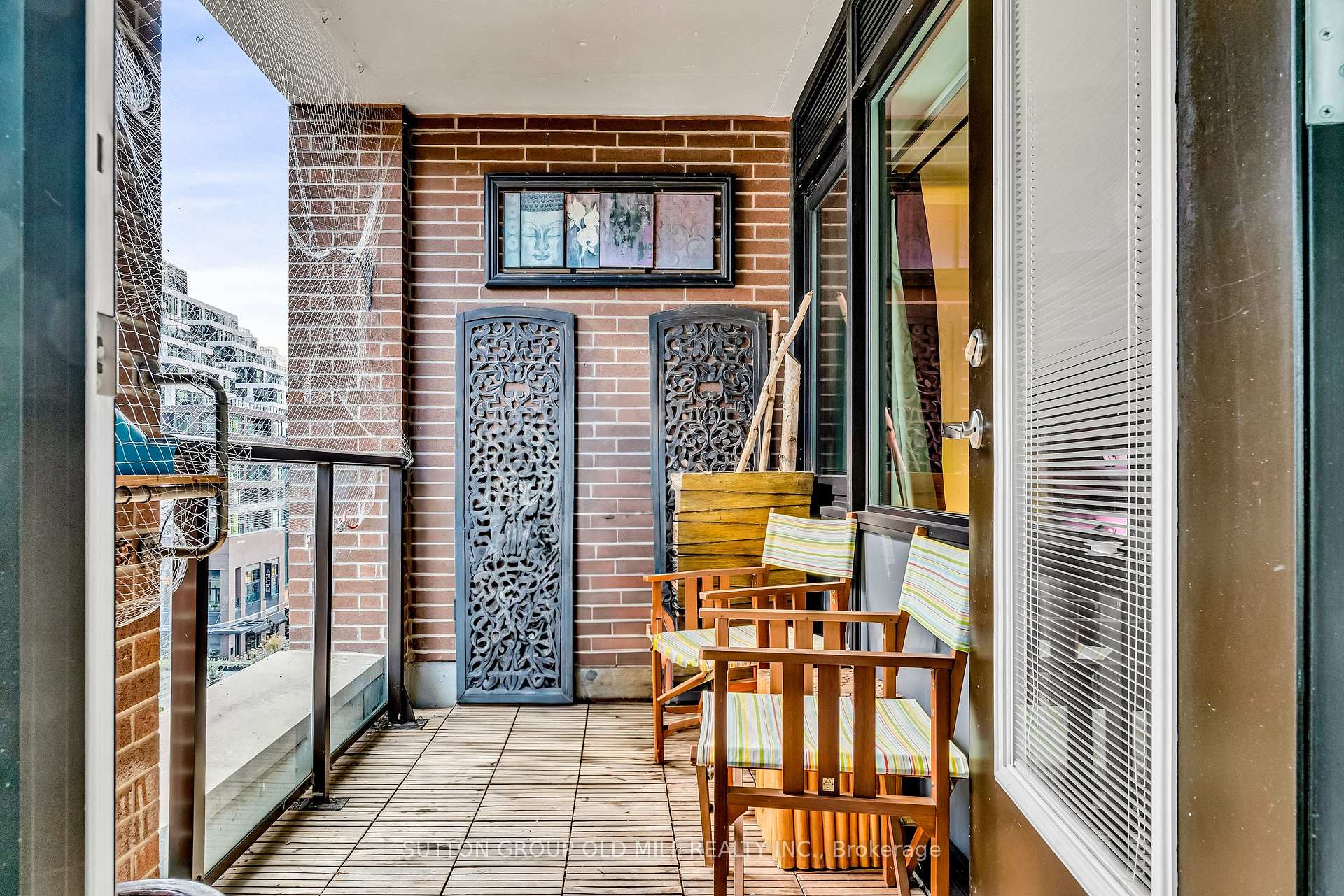 2 Bedrooms Condo at 400 Wellington, Toronto For sale
