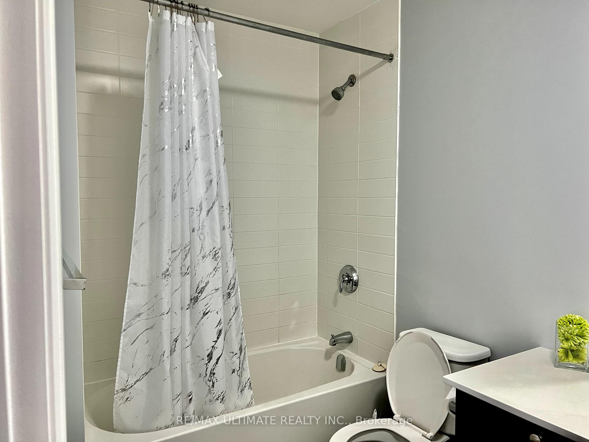 1 Bedroom Condo at 2522 Keele,  Toronto For sale