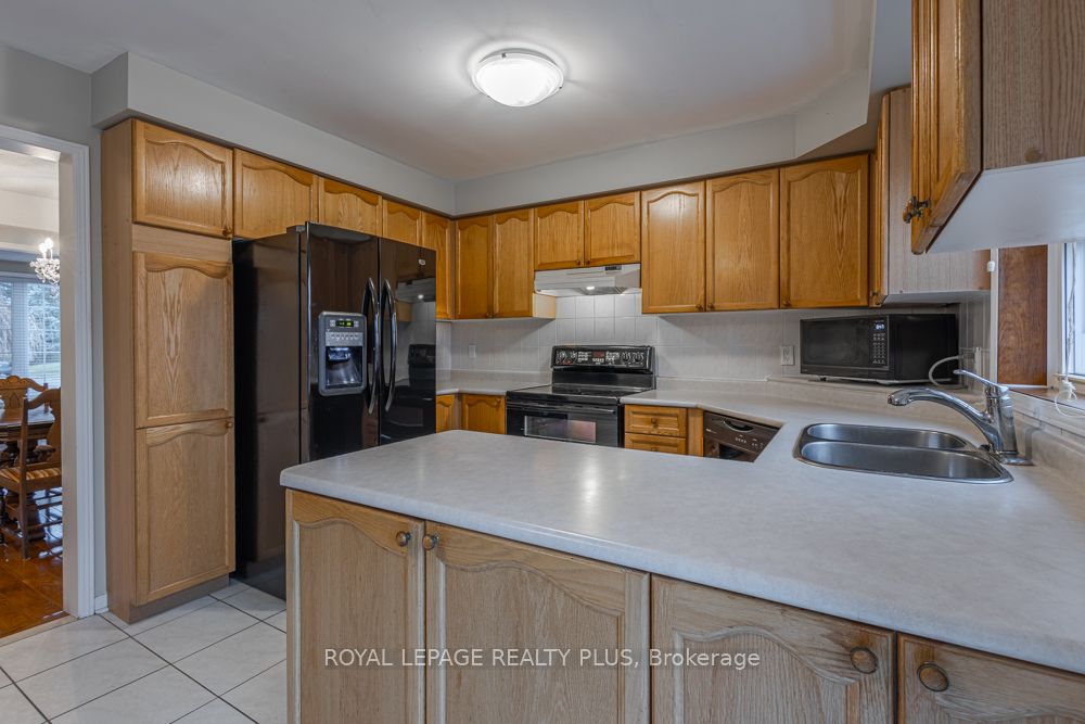 6128 Maple Gate Circle