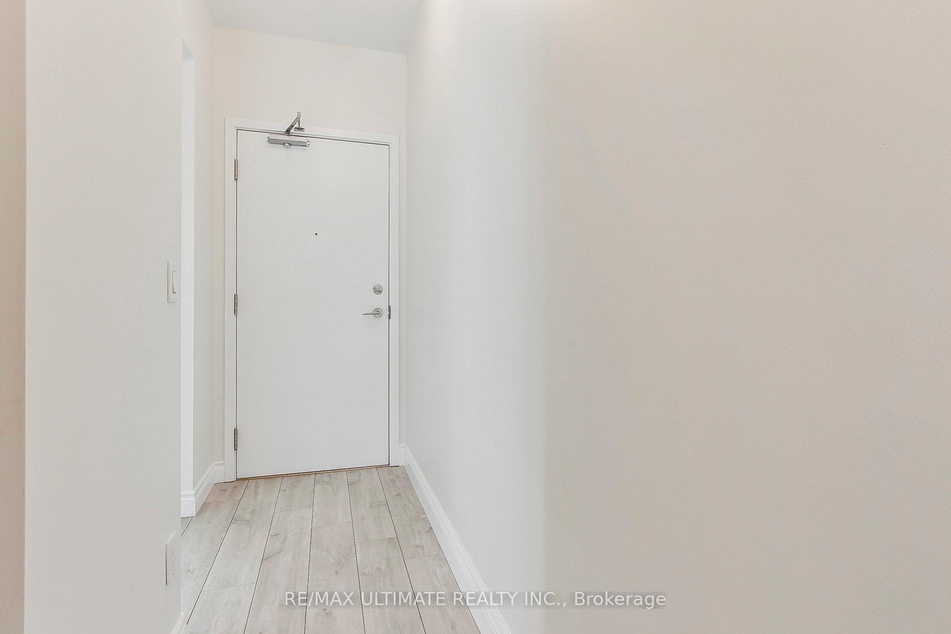 2 Bedrooms Condo at 210 Simcoe, Toronto For sale