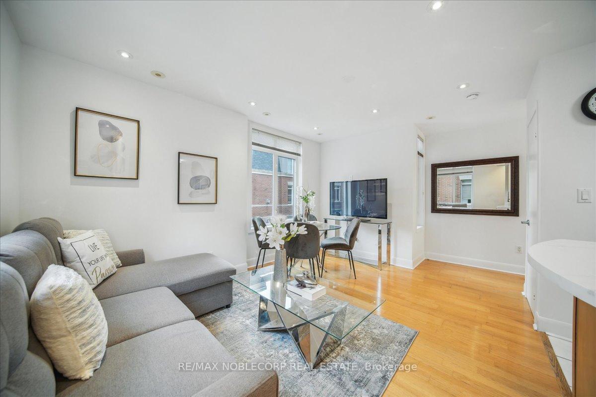2 Bedrooms Condo at 415 Jarvis, Toronto For sale