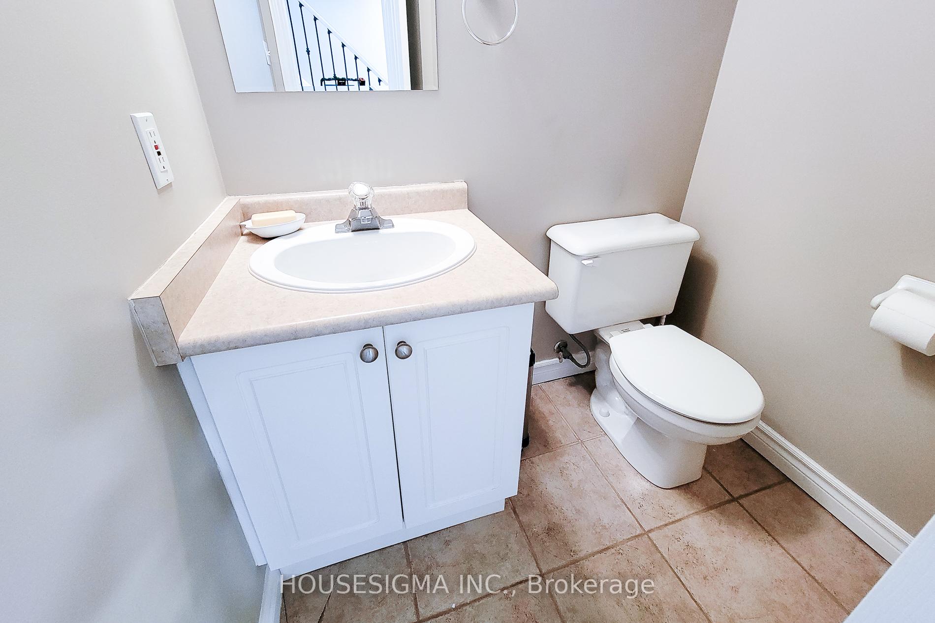 2 Bedrooms Condo at 3480 Upper Middle, Burlington For sale