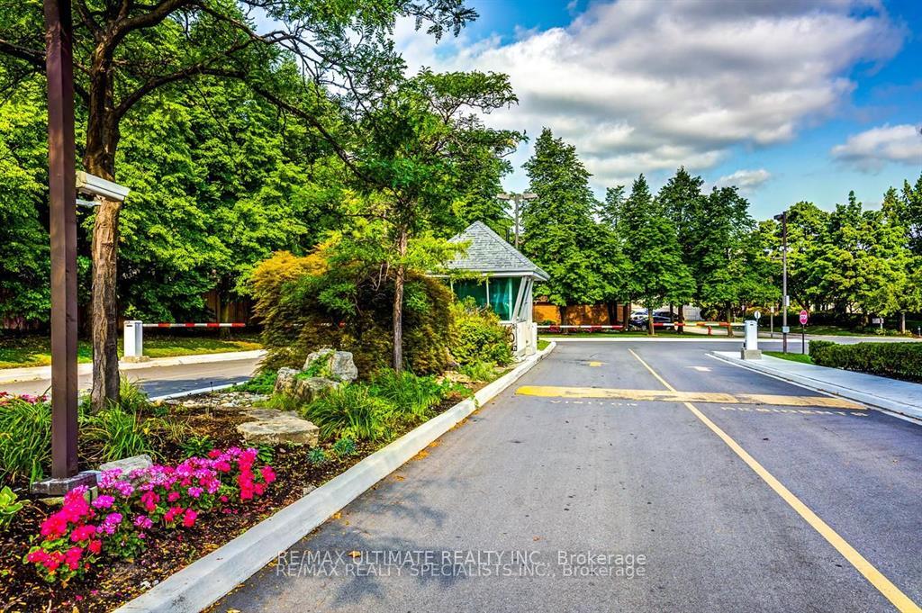 2 Bedrooms Condo at 2177 Burnhamthorpe, Mississauga For sale