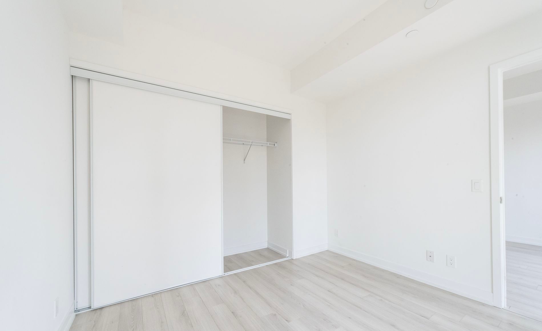 33 Helendale Avenue 2409