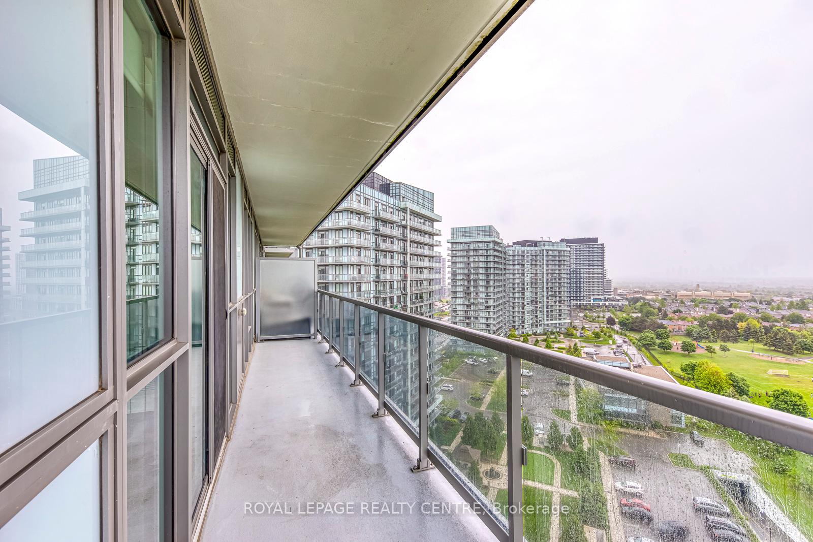 2 Bedrooms Condo at 4633 Glen Erin, Mississauga For sale