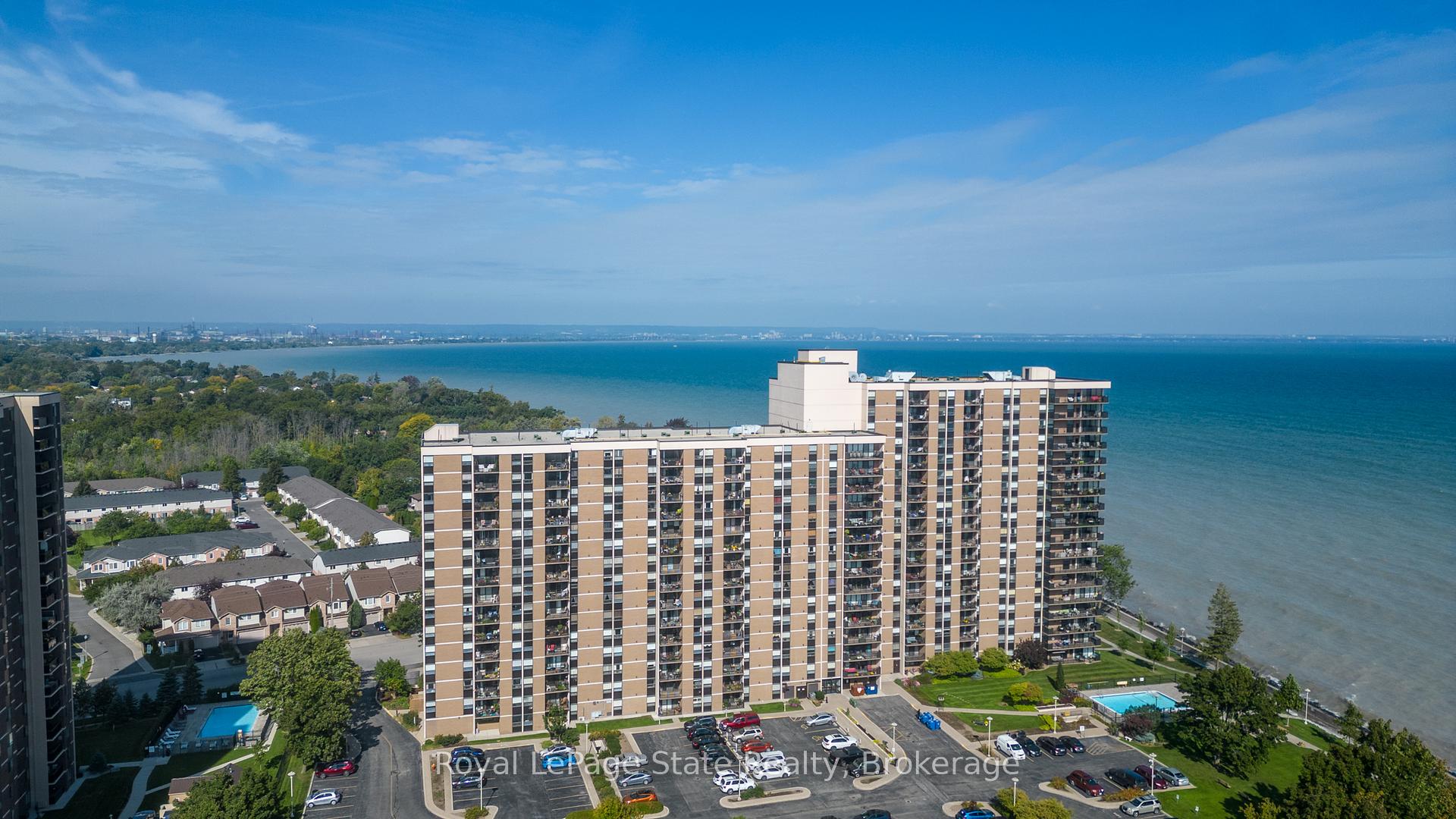 2 Bedrooms Condo at 500 Green,  Hamilton For sale