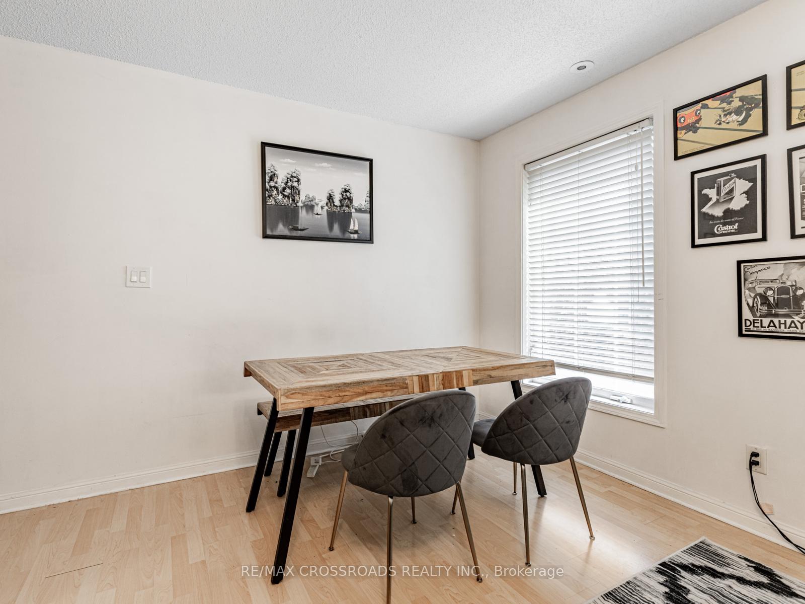 2 Bedrooms Condo at 5 Everson, Toronto For sale