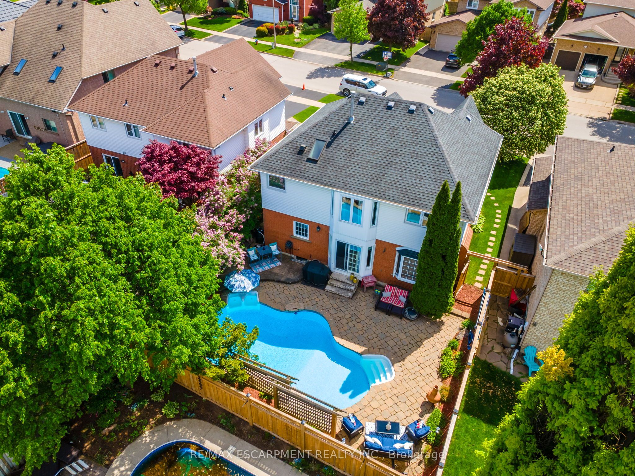 2431 Baxter Crescent