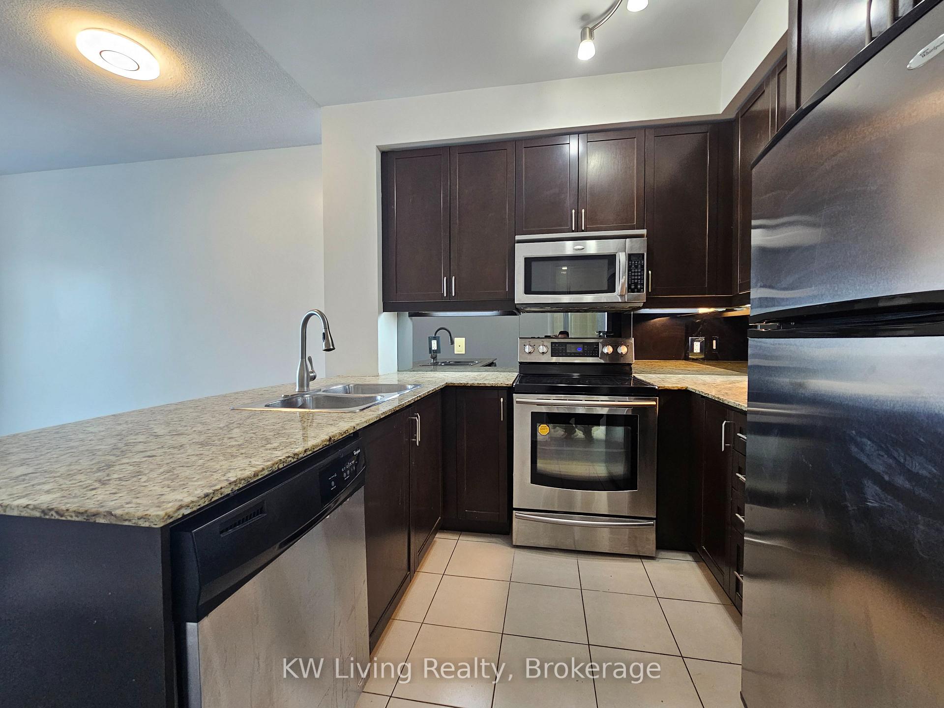 2 Bedrooms Condo at 80 Absolute,  Mississauga For sale