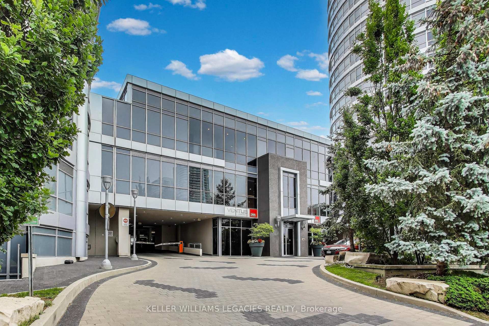 1 Bedroom Condo at 181 Village Green, Toronto For sale