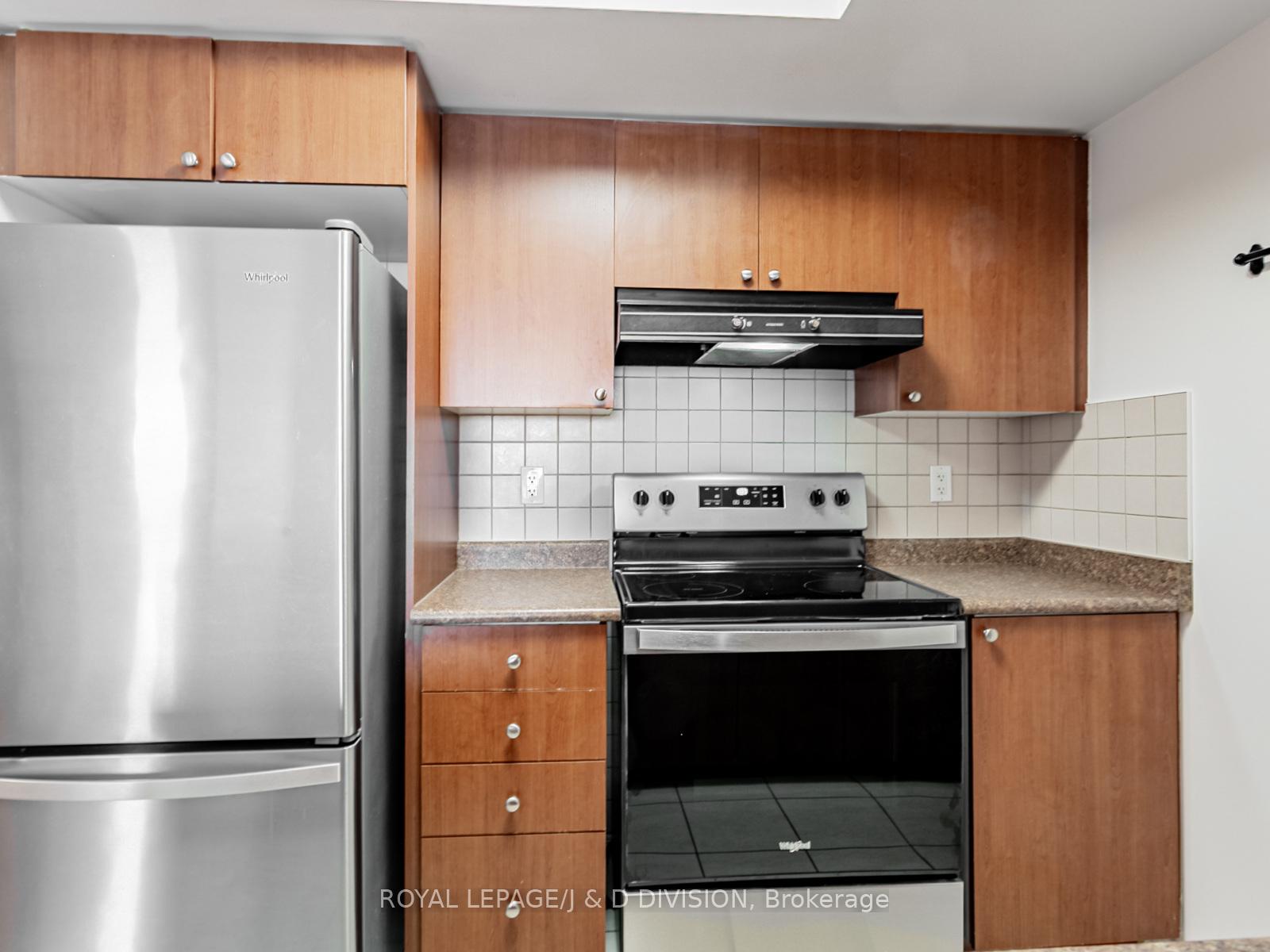 3 Bedrooms Condo at 60 Heintzman, Toronto For sale