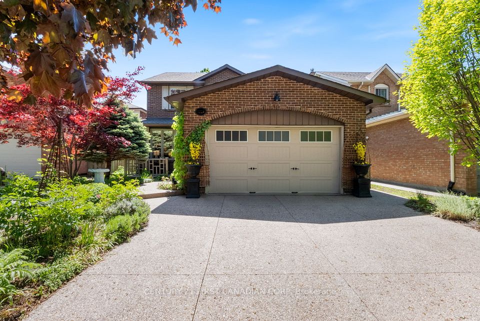 1224 Nathaniel Crescent, Burlington, ON L7S 2A7