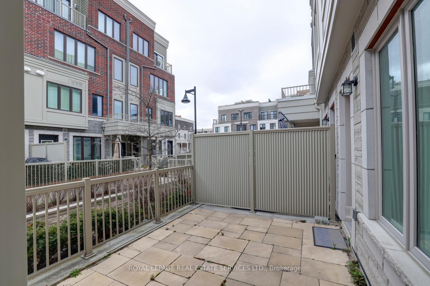 2 Bedrooms Condo at 100 Long Branch,  Toronto For sale