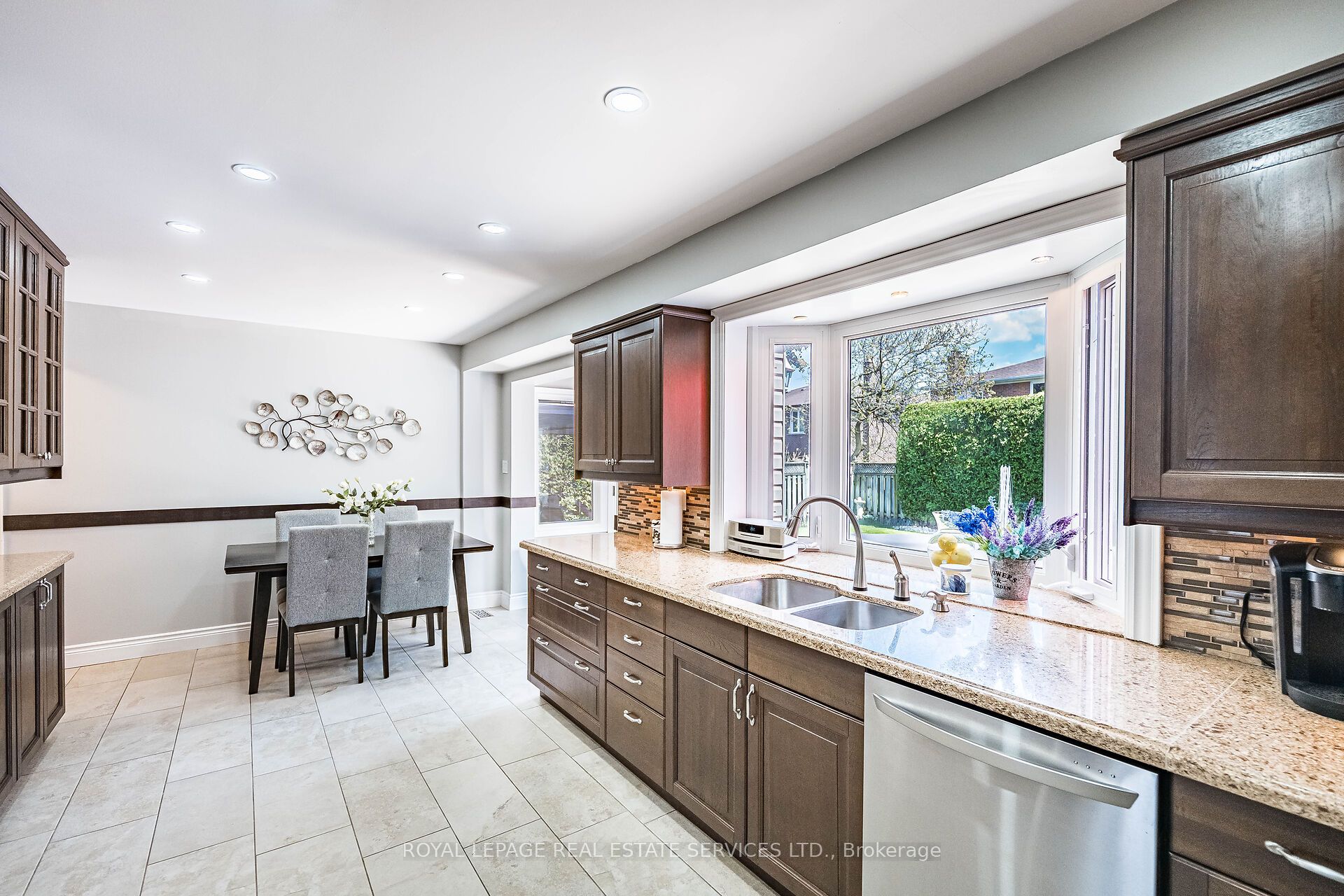 1532 Lovelady Crescent