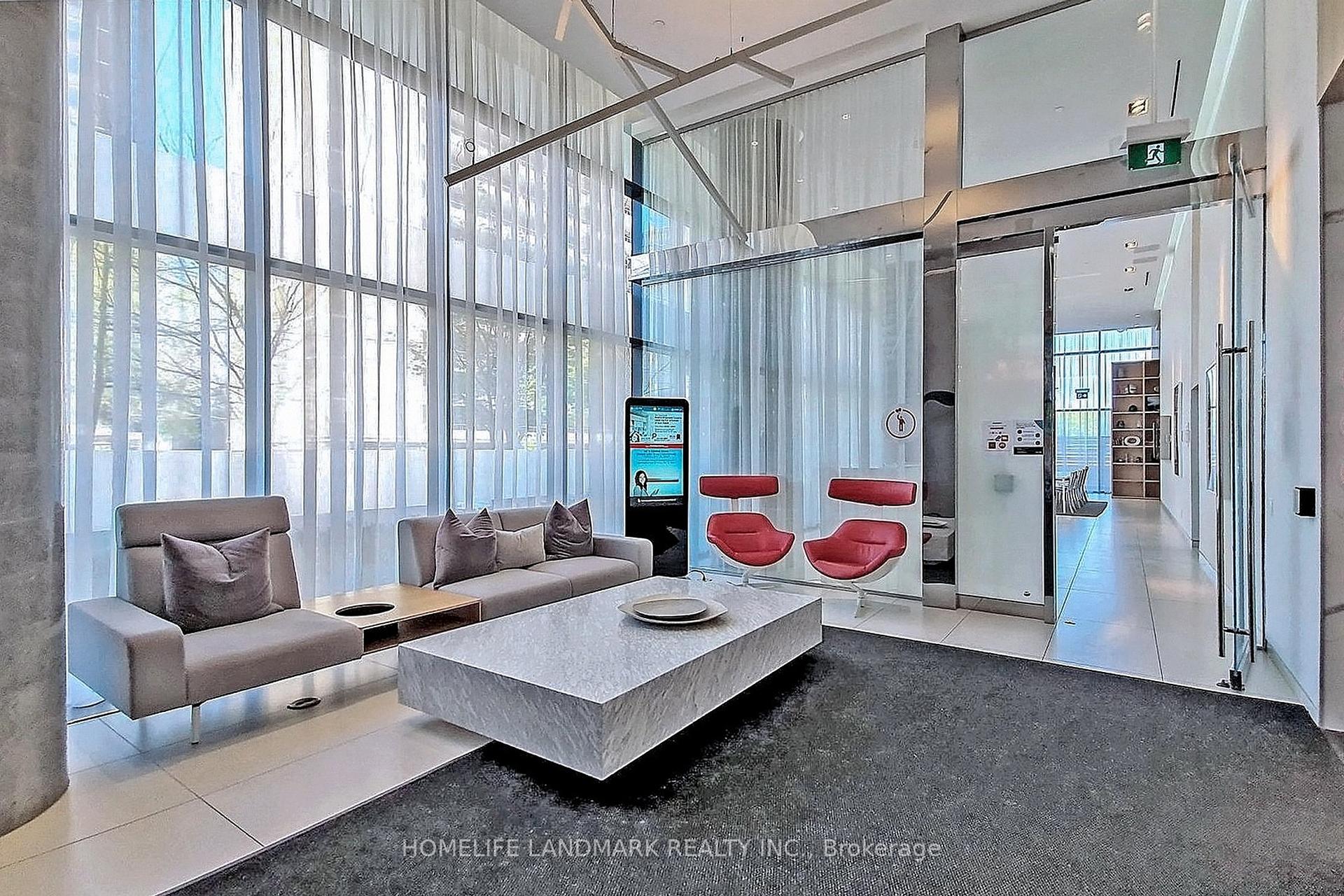 2 Bedrooms Condo at 185 Roehampton, Toronto For sale