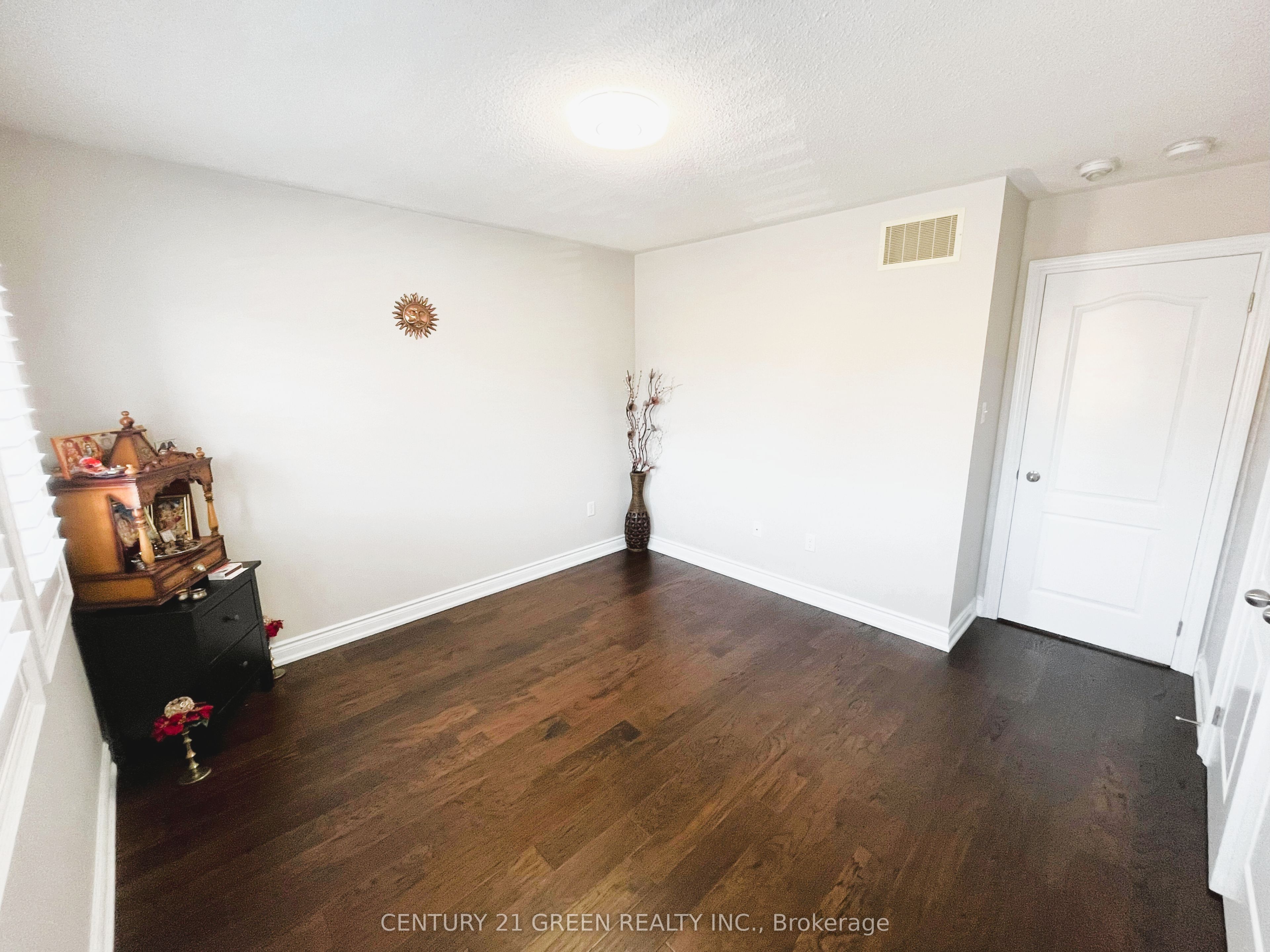199 Windfields Farm Drive W