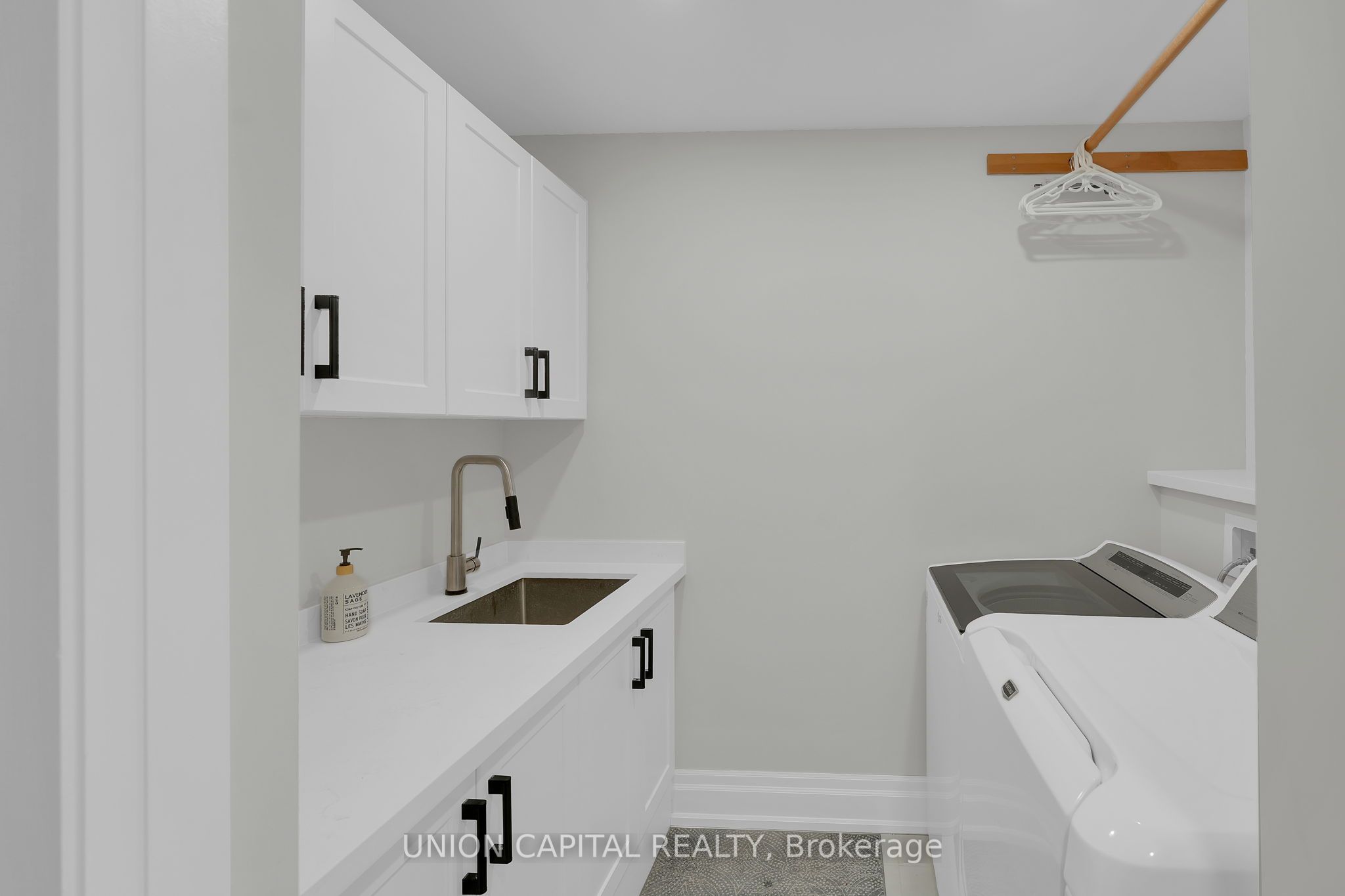 12 Reesor Place