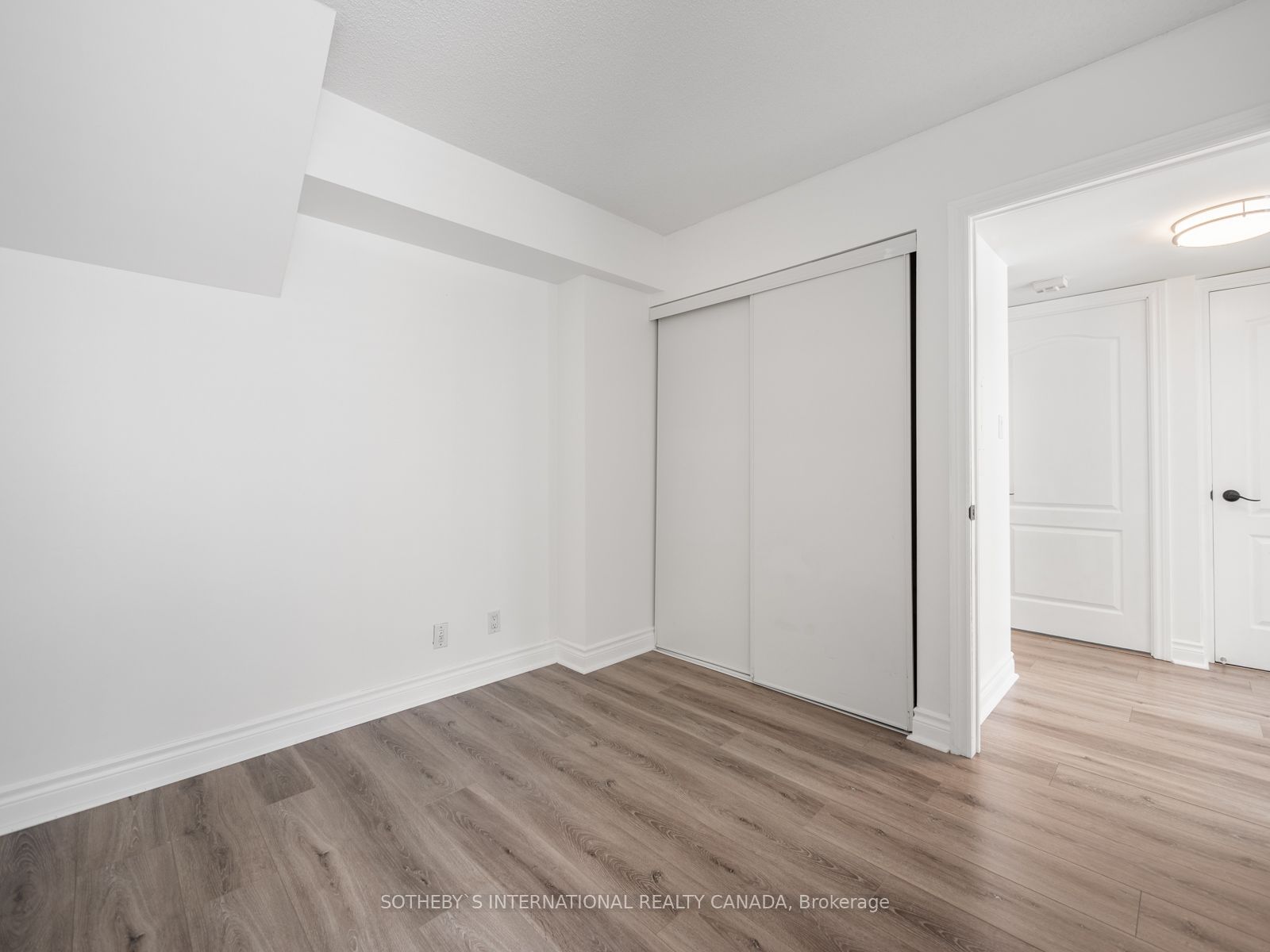 12 Sudbury Street, #802