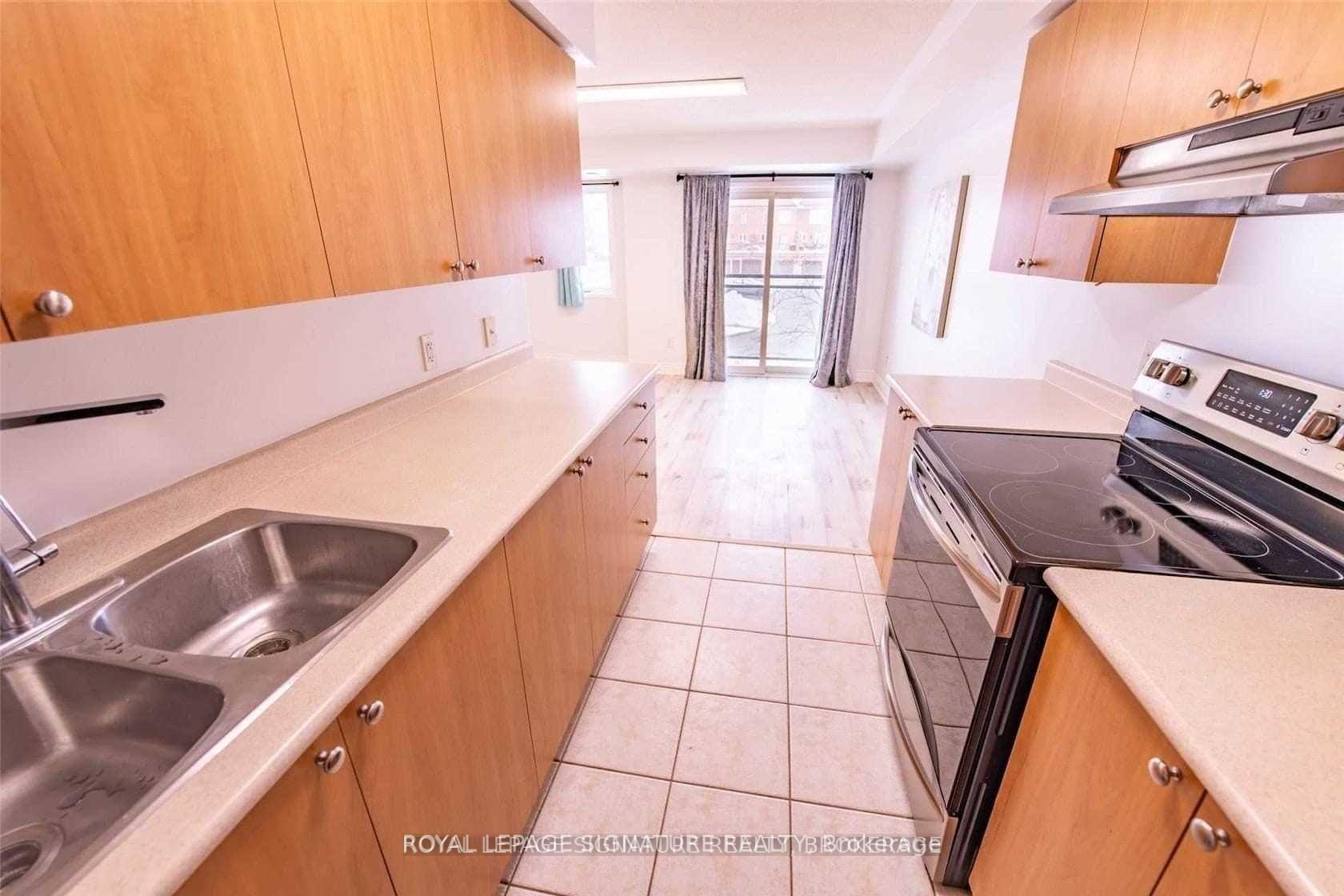 2 Bedrooms Condo at 4975 Southampton, Mississauga For sale