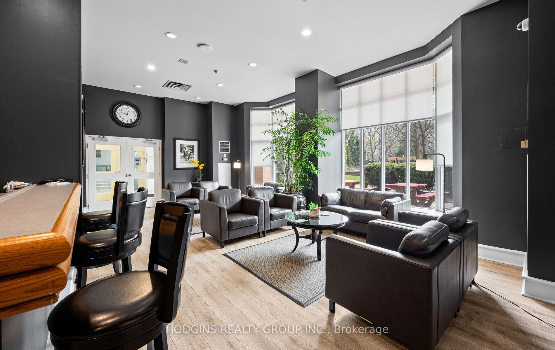 1 Bedroom Condo at 21 Overlea, Toronto For sale