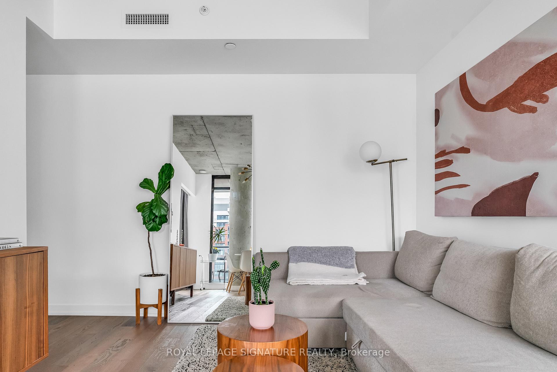 1 Bedroom Condo at 461 Adelaide, Toronto For sale