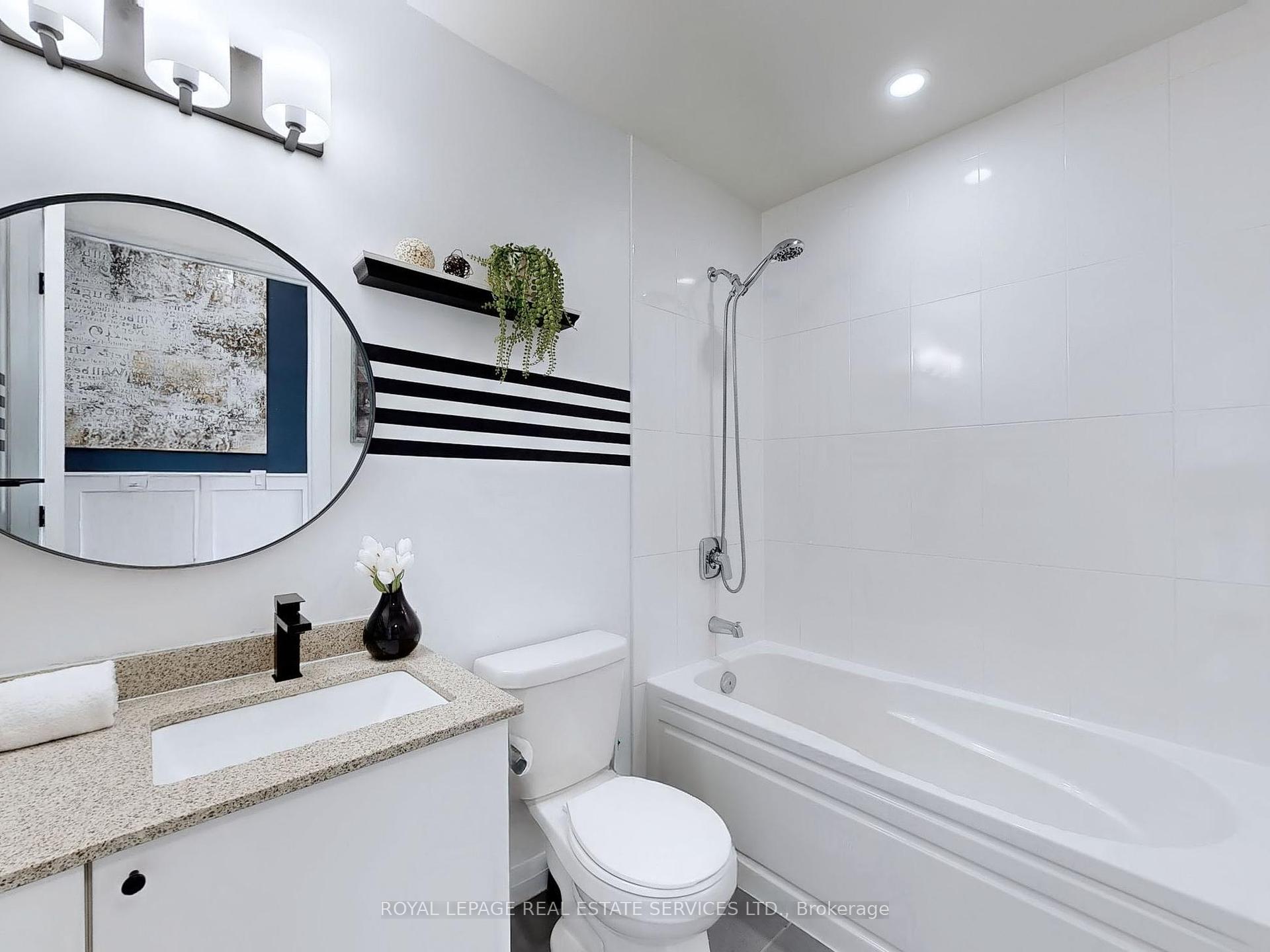 3 Bedrooms Condo at 5025 Four Springs, Mississauga For sale