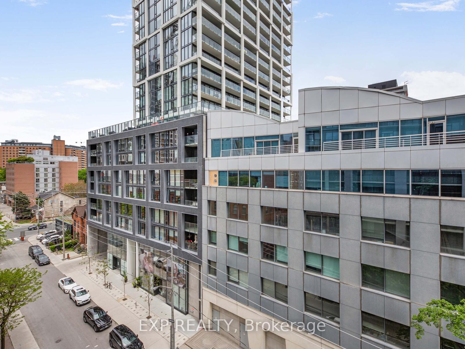 2 Bedrooms Condo at 460 Adelaide, Toronto For sale