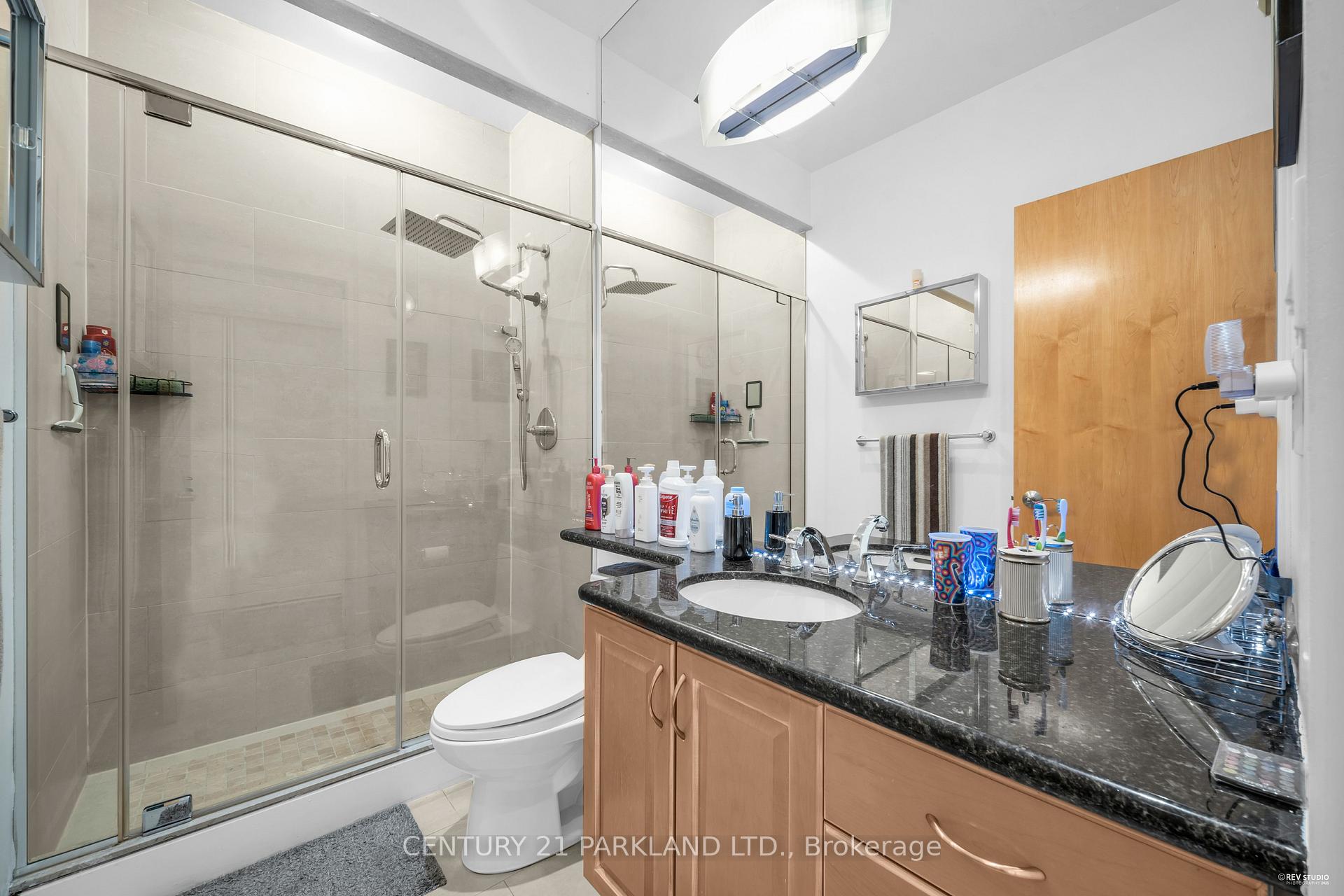 3 Bedrooms Condo at 7 Lorraine, Toronto For sale