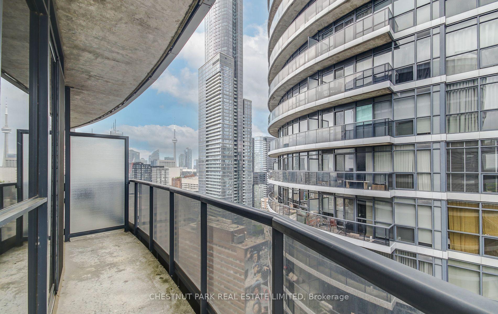 2 Bedrooms Condo at 25 Carlton, Toronto For sale