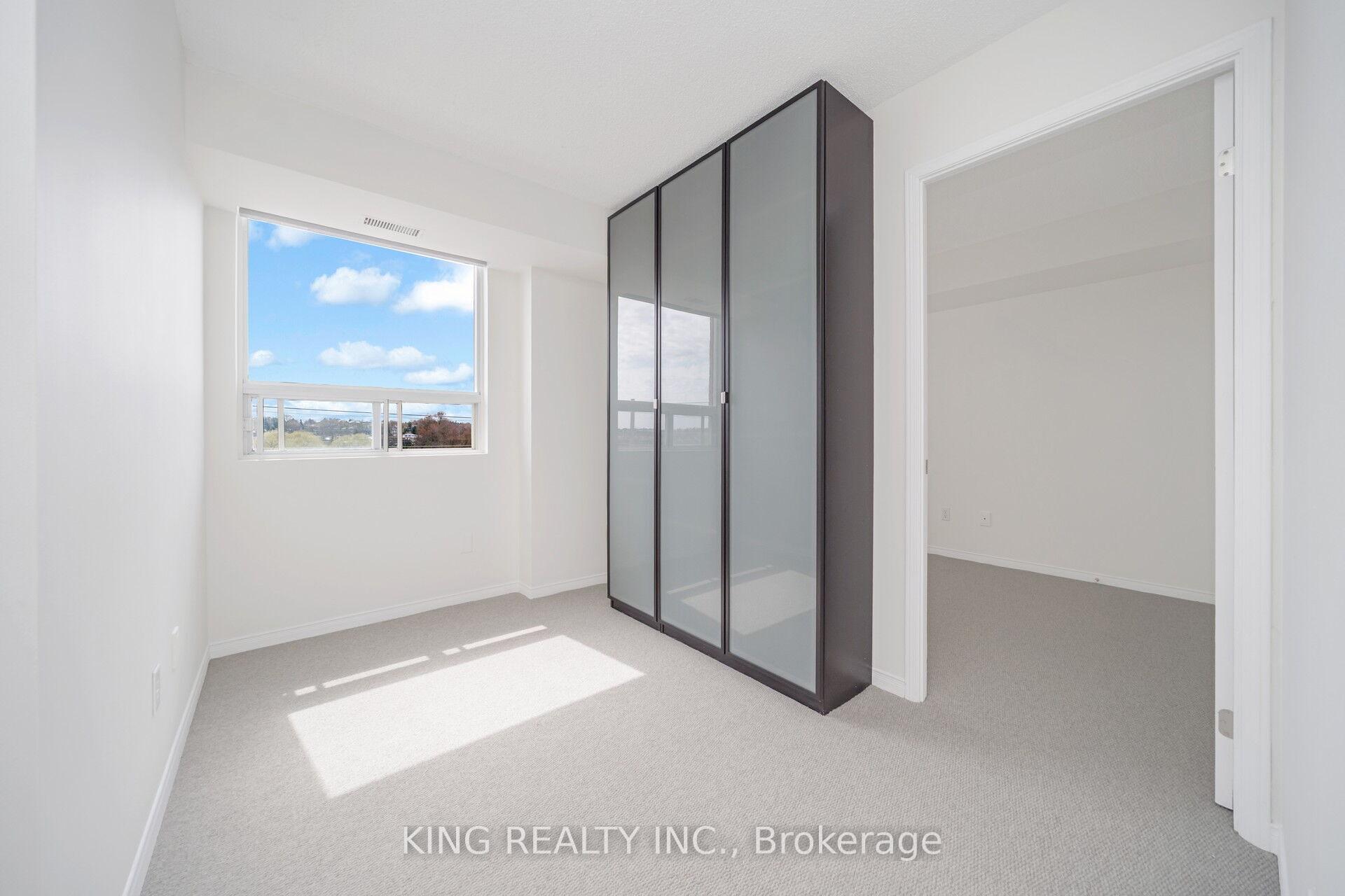 3 Bedrooms Condo at 32 Tannery,  Mississauga For sale