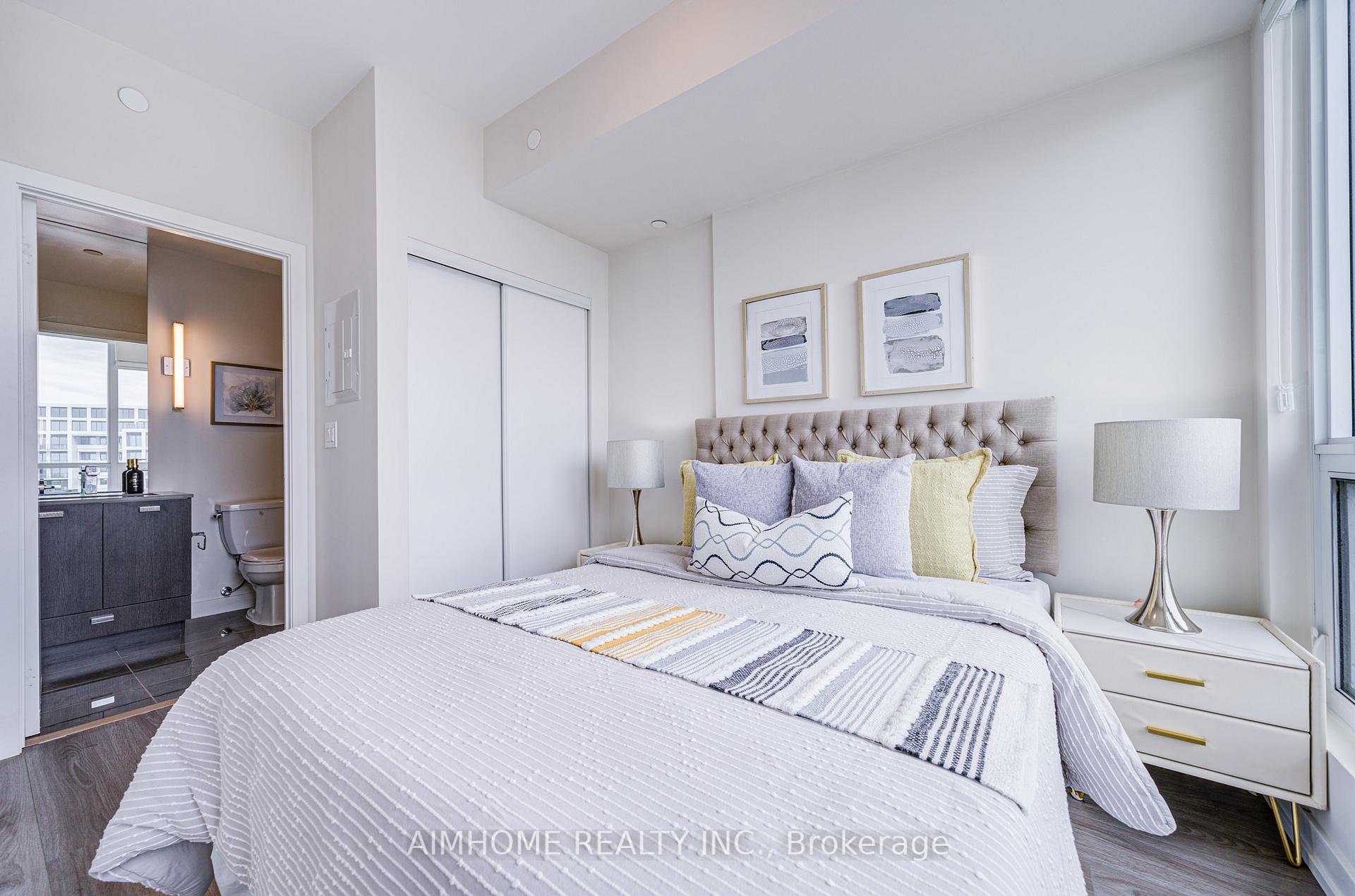 2 Bedrooms Condo at 10 De Boers, Toronto For sale