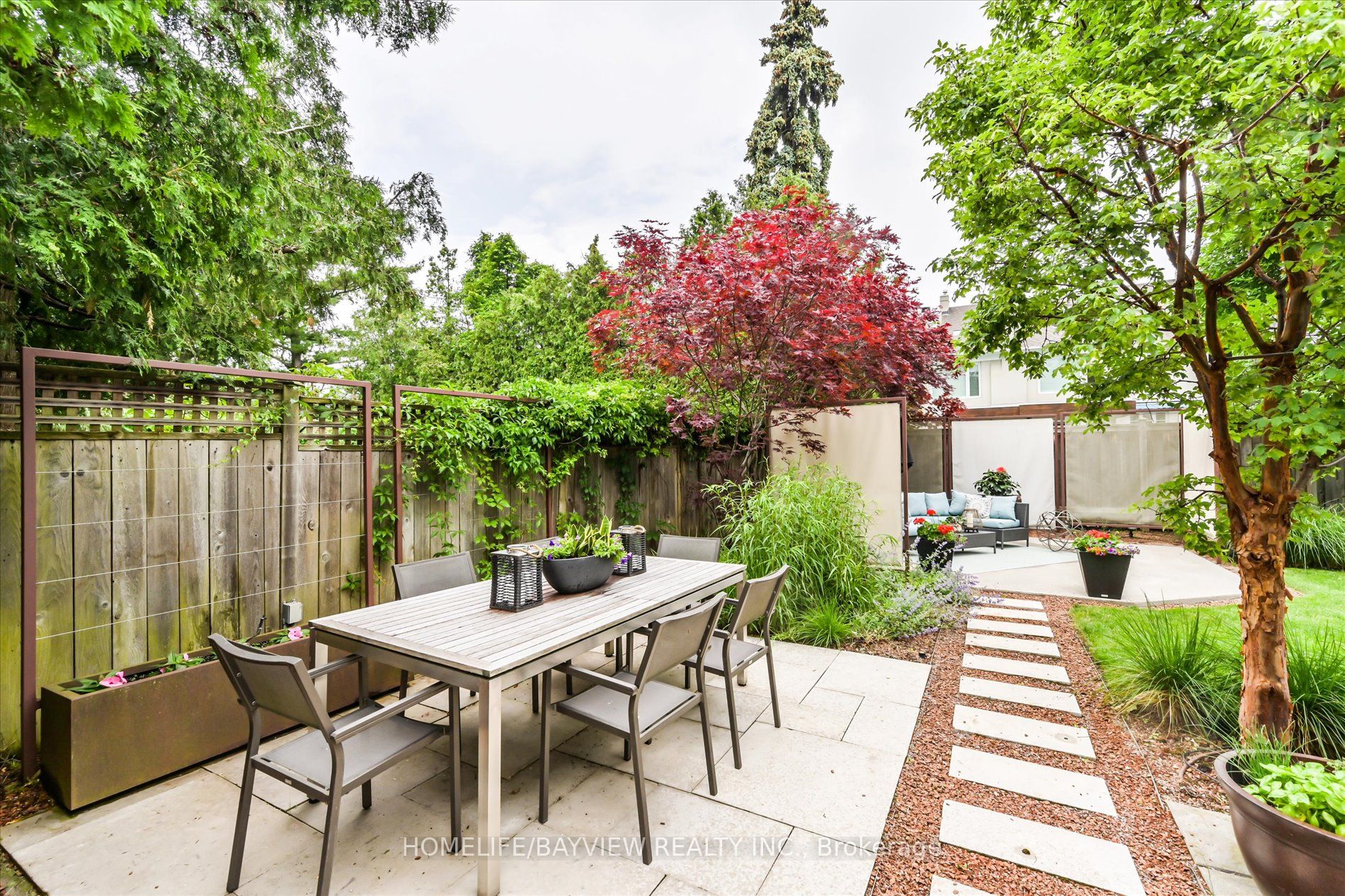 262 Lytton Boulevard