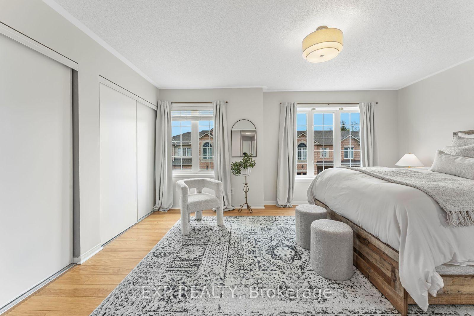 3 Bedrooms Condo at 1489 Heritage, Oakville For sale