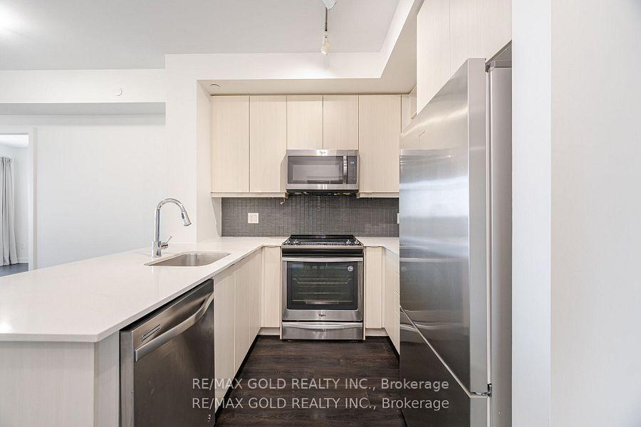 2 Bedrooms Condo at 4633 Glen Erin, Mississauga For sale