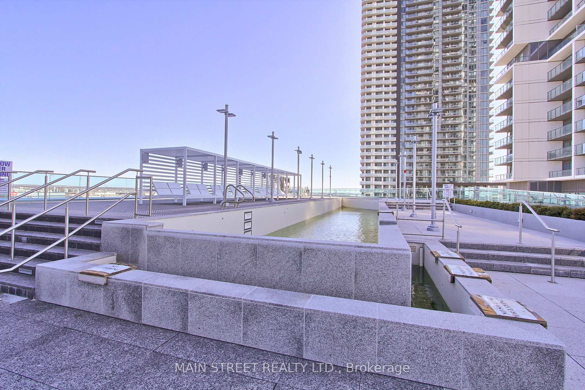 1 Bedroom Condo at 1000 Portage, Vaughan For sale