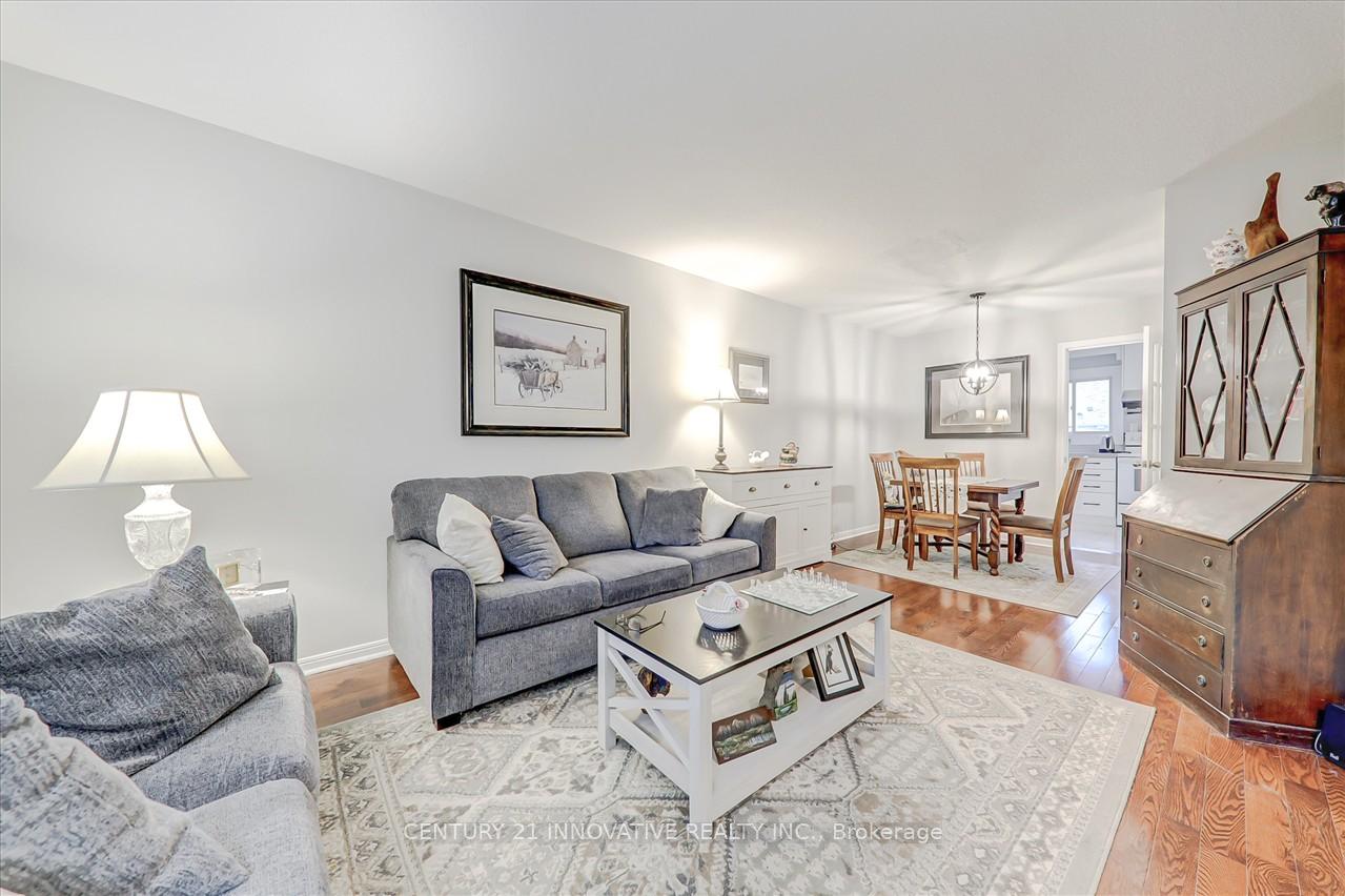 4 Bedrooms Condo at 100 Burrows Hall,  Toronto For sale