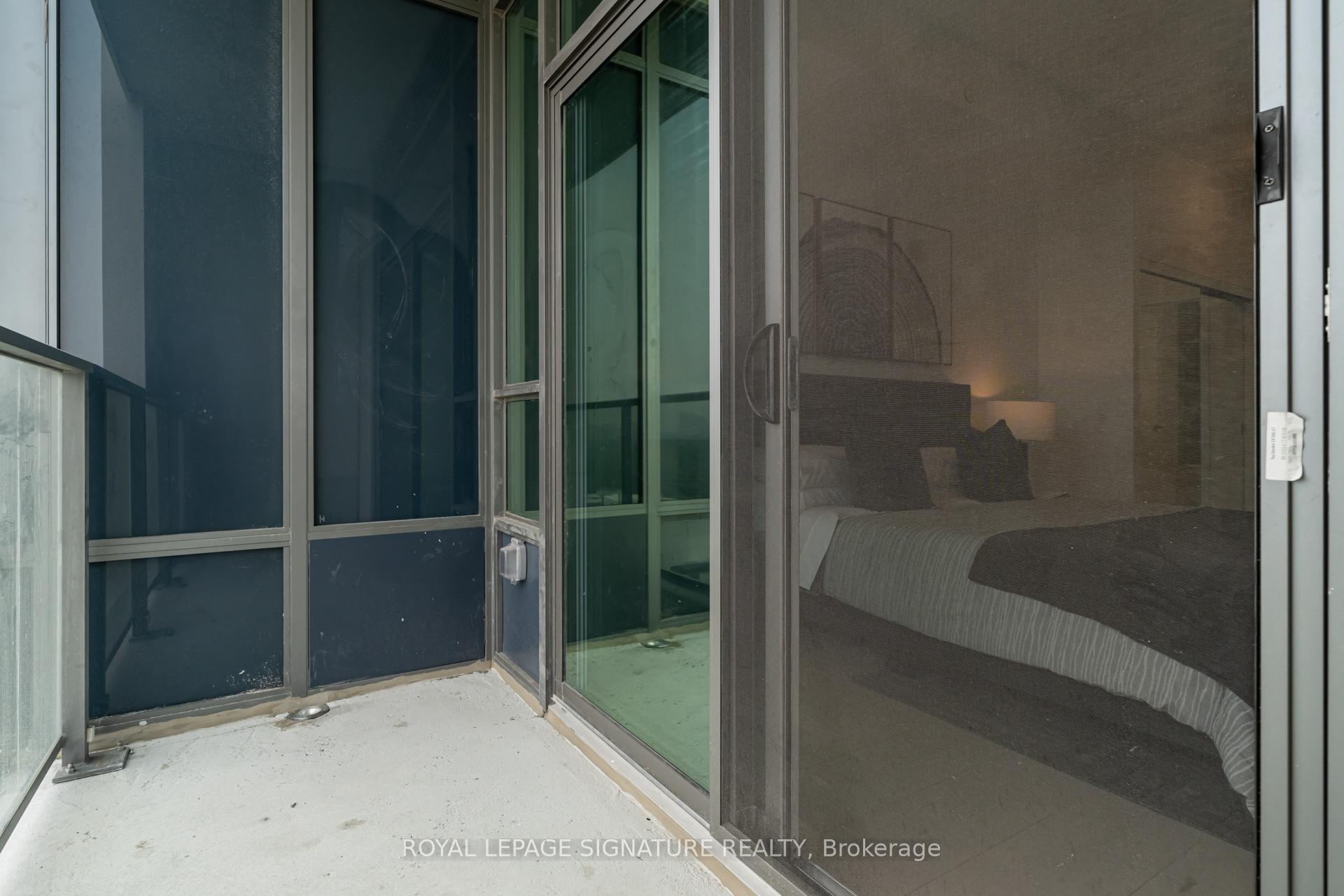 2 Bedrooms Condo at 2 Teagarden, Toronto For sale