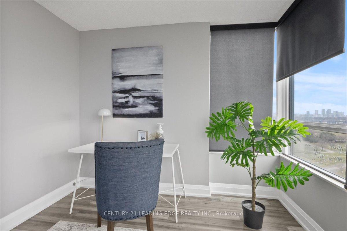 3 Bedrooms Condo at 131 TORRESDALE,  Toronto For sale