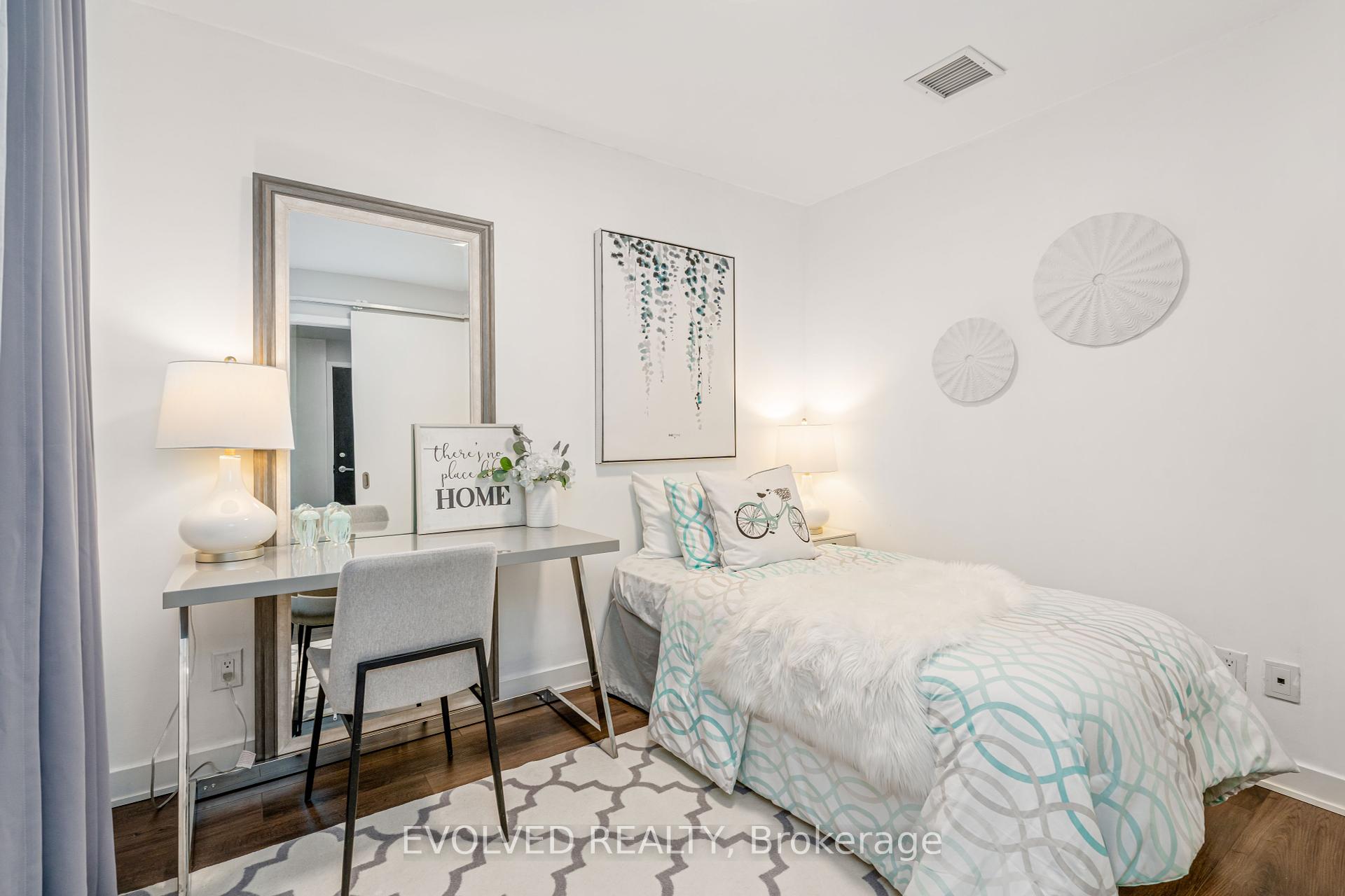 2 Bedrooms Condo at 55 Regent Park,  Toronto For sale
