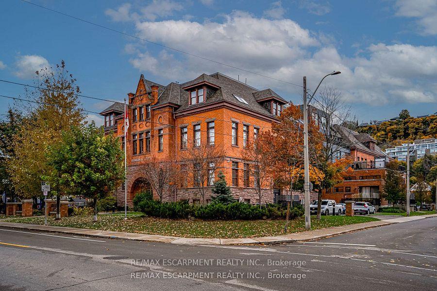 2 Bedrooms Condo at 200 STINSON, Hamilton For sale