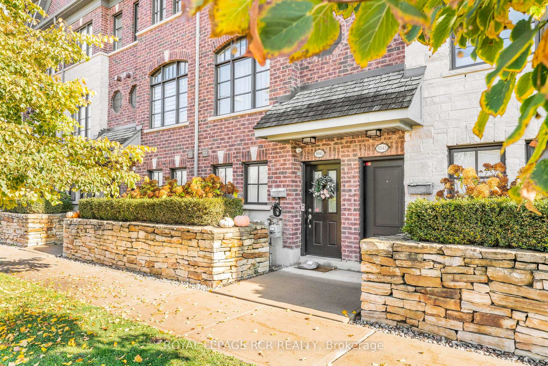4 Bedrooms Condo at 8343 Kipling, Vaughan For sale