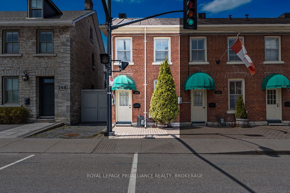 270 Wellington