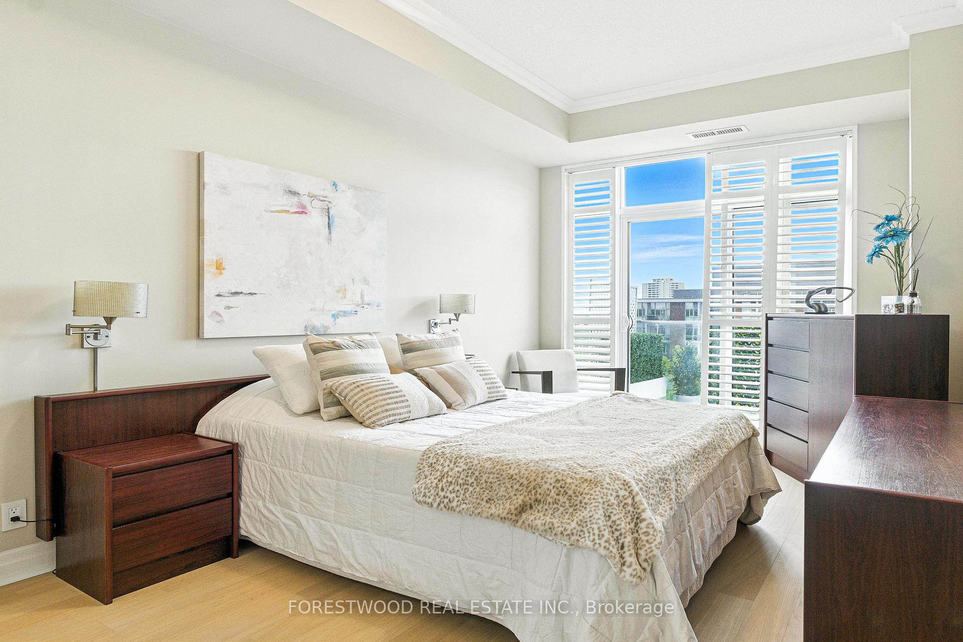 2 Bedrooms Condo at 80 Port, Mississauga For sale